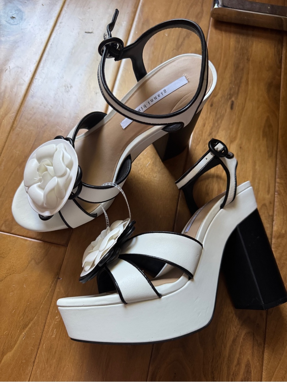 NWT Gianni Bini Brook Colorblock Flower Ornament Platform Sandals Sz 10 - Picture 5 of 6
